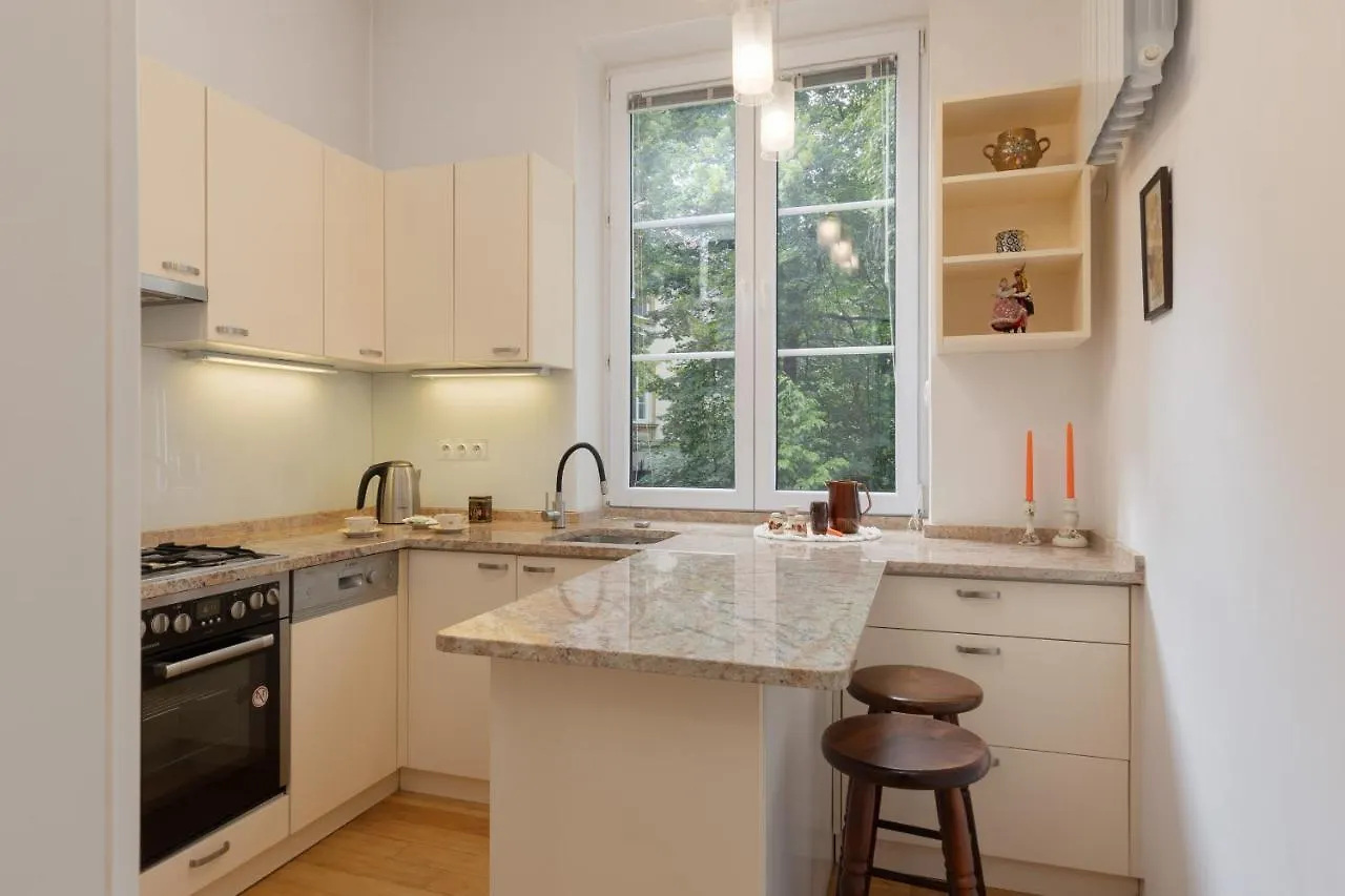 Warsaw New Town Square Apartment For 5 Guests By Noclegi Renters