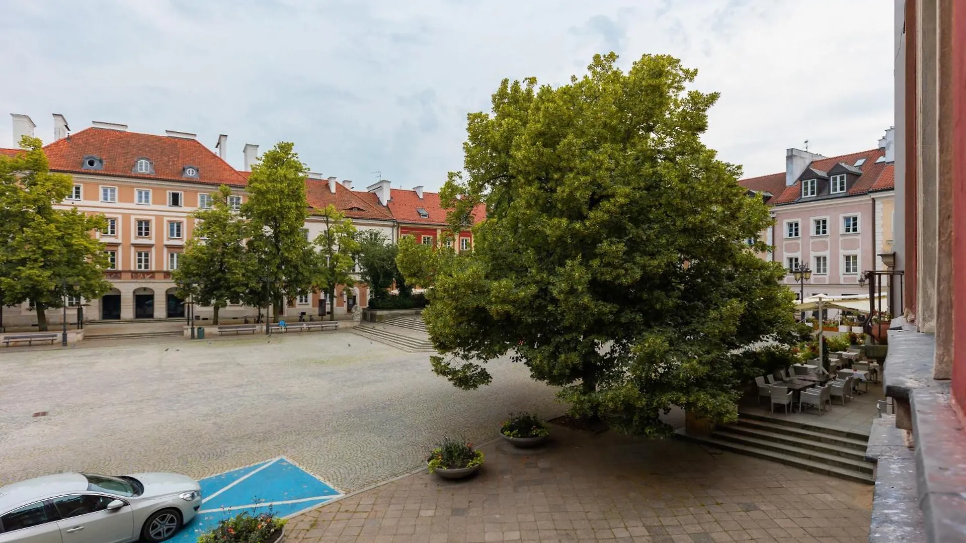 Warsaw New Town Square Apartment For 5 Guests By Noclegi Renters