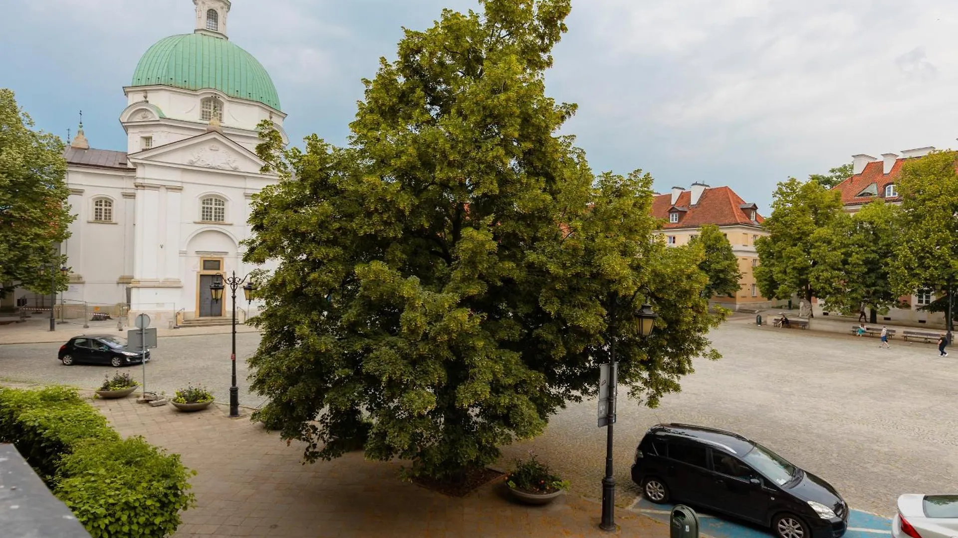 Warsaw New Town Square Apartment For 5 Guests By Noclegi Renters