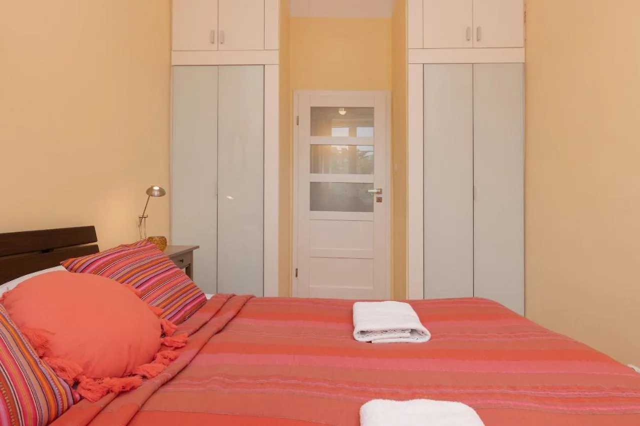 Warsaw New Town Square Apartment For 5 Guests By Noclegi Renters